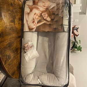 Deluxe Plus Dock DockATot 0-8 months! EUC! With washable cover